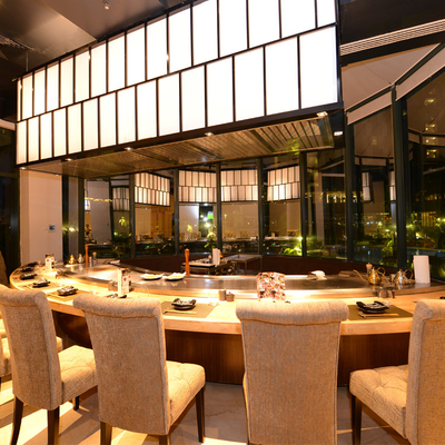 อุปกรณ์จัดเลี้ยงมืออาชีพ 8 ที่นั่ง Teppanyaki Griddle สำหรับร้านอาหารโรงแรมบุฟเฟ่ต์